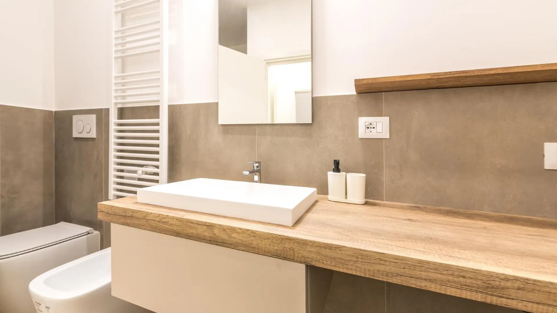 Guest Planet - Fondazione Prada'S Two Rooms Suite Milan
