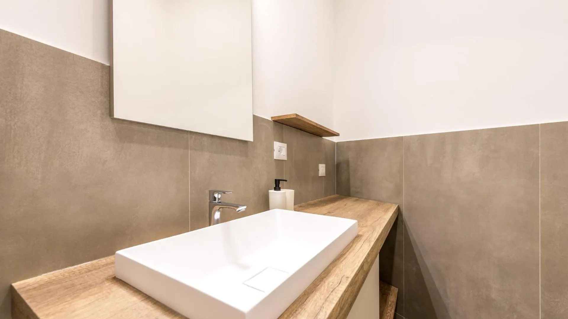 Guest Planet - Fondazione Prada'S Two Rooms Suite Milan Appartement